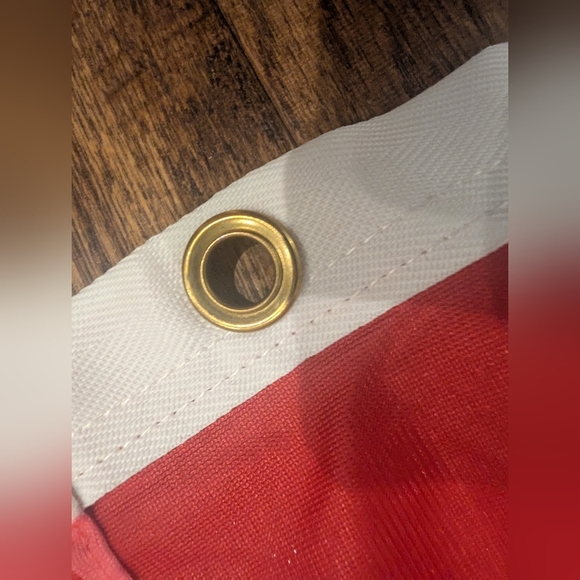 Premium Canada Flag approximately  27"x 54" (Outdoor Indoor) - Picture 5 of 9